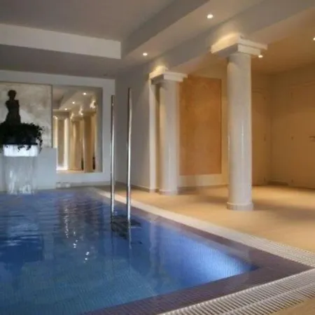 Luxuryy Pool